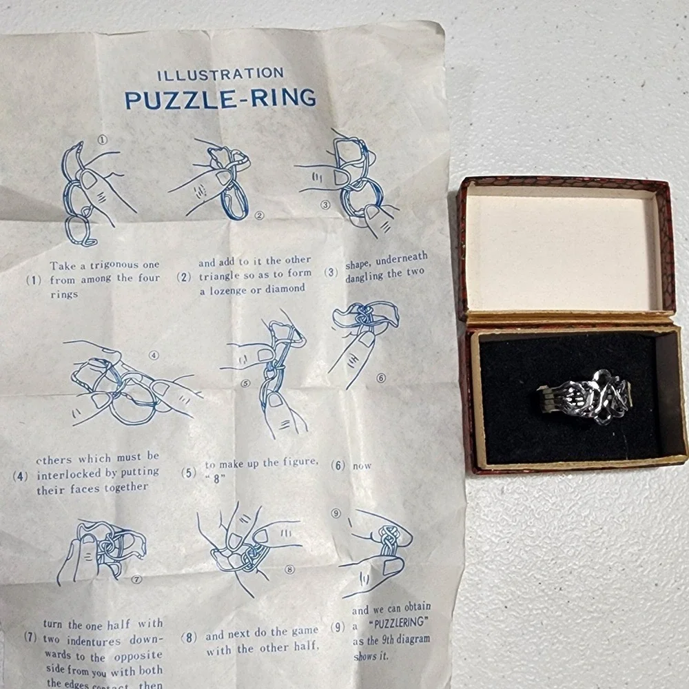 VTG Puzzle Ring Made in Japan Silver Tone 4 Band Interlocking Novelty with Box